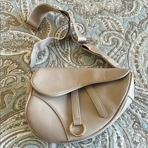 Elegant Beige Women's Shoulder Bag